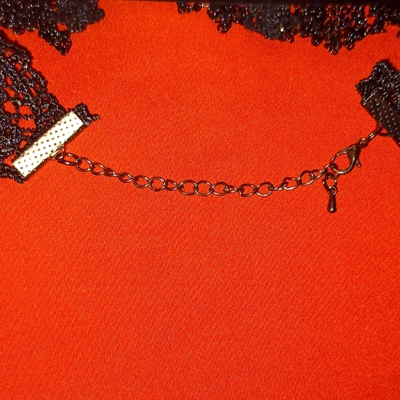 Black Lace Choker w/ Chain Link Embellishment OSFM - Picture 2 of 2